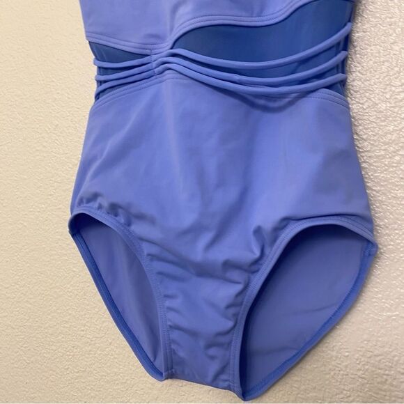 WEISSMAN Balera Dance blue Strappy Waist Leotard
14592 MC-Medium child - Picture 6 of 12